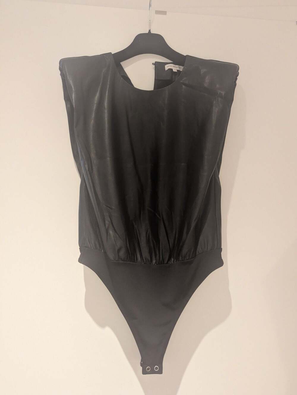 Good American Strong Shoulder Faux Leather Bodysuit in Black